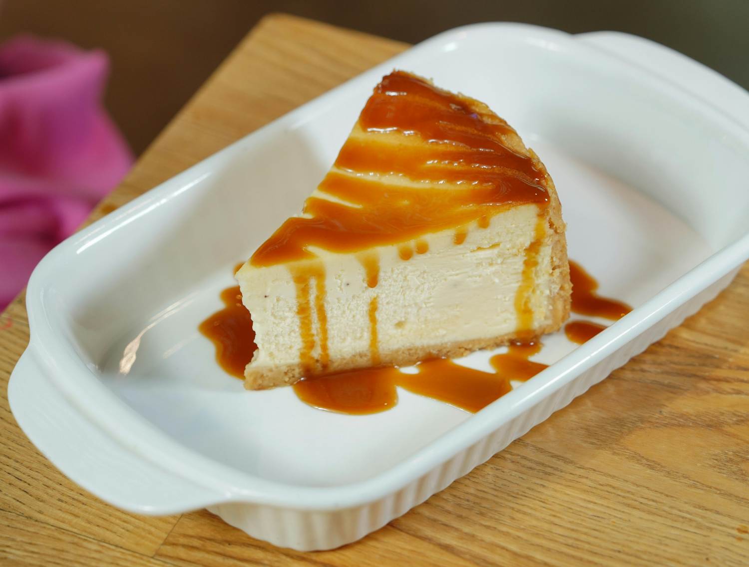 sernik z polewą karmelową sernik klasyczny sernik kr&oacute;lewski-ciasteczkowy-sp&oacute;d