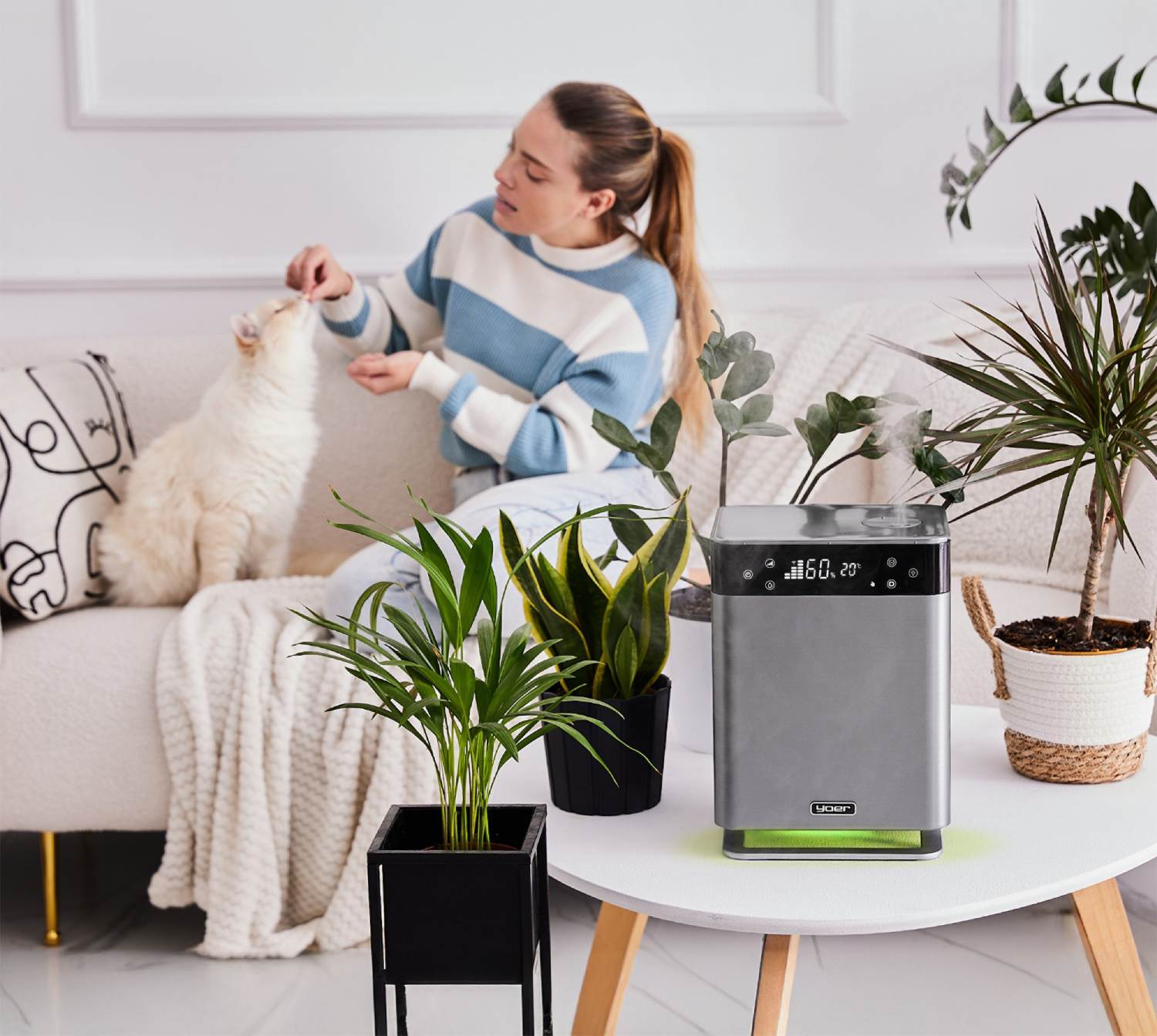 nawilżacz-powietrza-nawilżanie-powietrza-urządzenie-sprzęt-biały-nawilżacz-rośliny-dbanie-o-rośliny-kwiaty-roślinność-zieleń