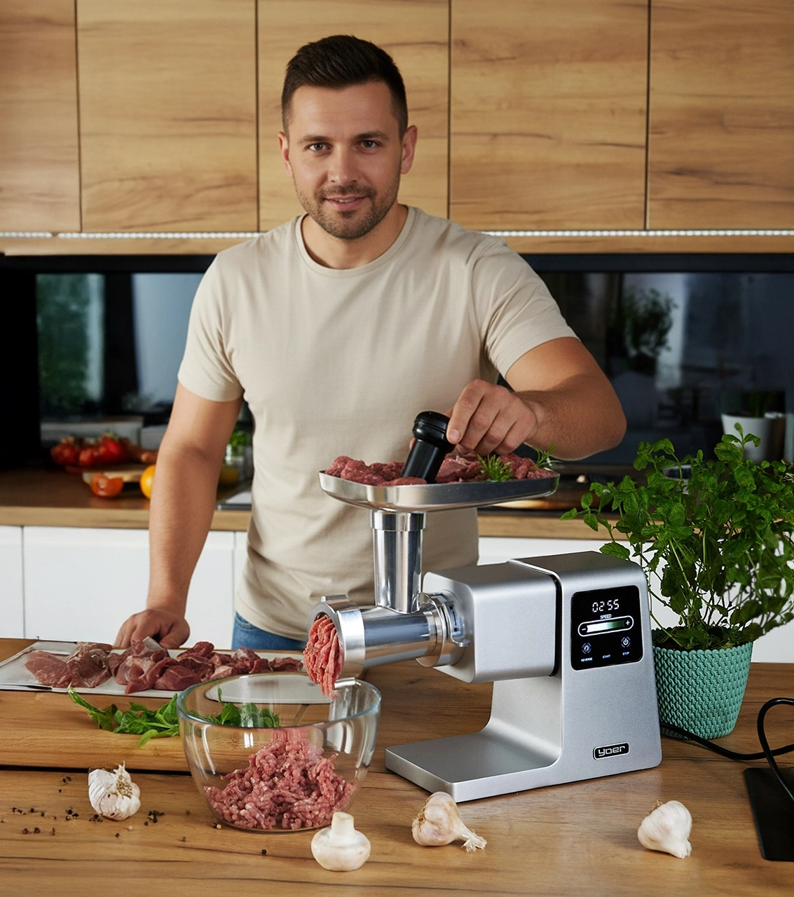 Maszynka do mielenia mięsa, wyciskarka, szatkownica Yoer GrindForce MG02S