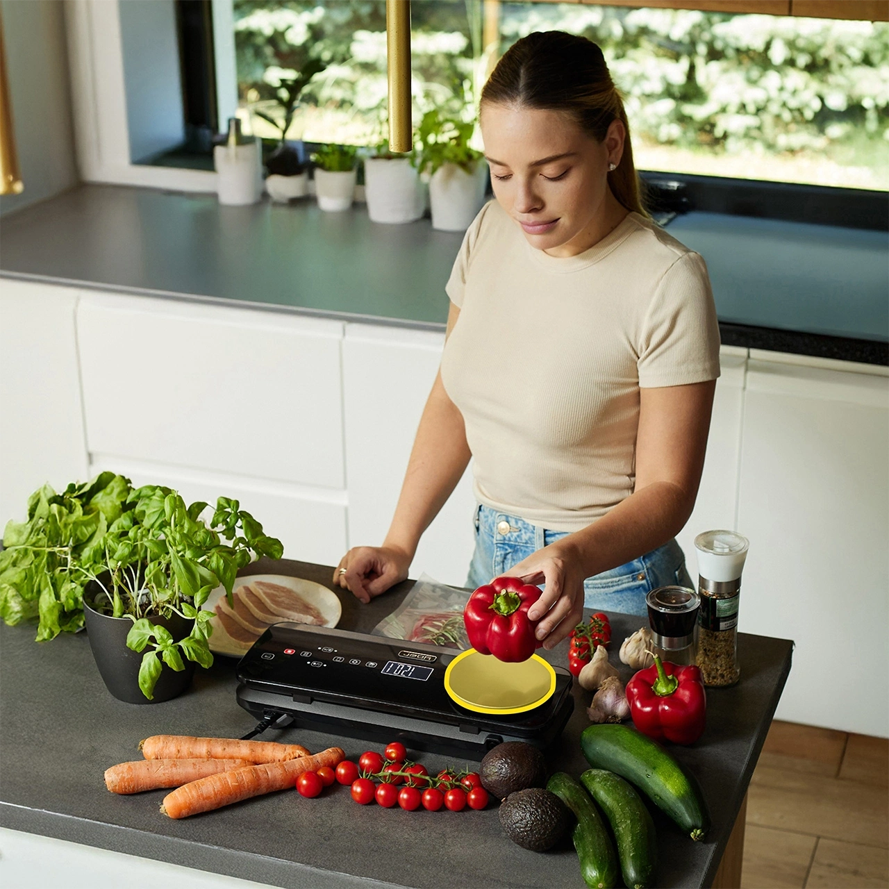 VSS01BK ZESTAW Zgrzewarka próżniowa Yoer FreshFood  z wagą + Pojemniki próżniowe