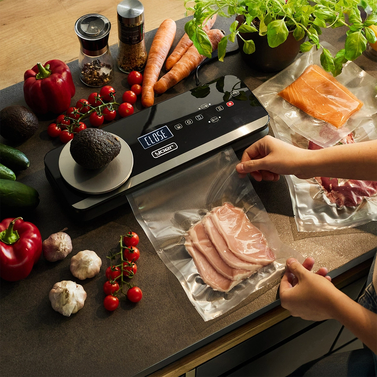 VSS01BK ZESTAW Zgrzewarka próżniowa Yoer FreshFood  z wagą + Pojemniki próżniowe