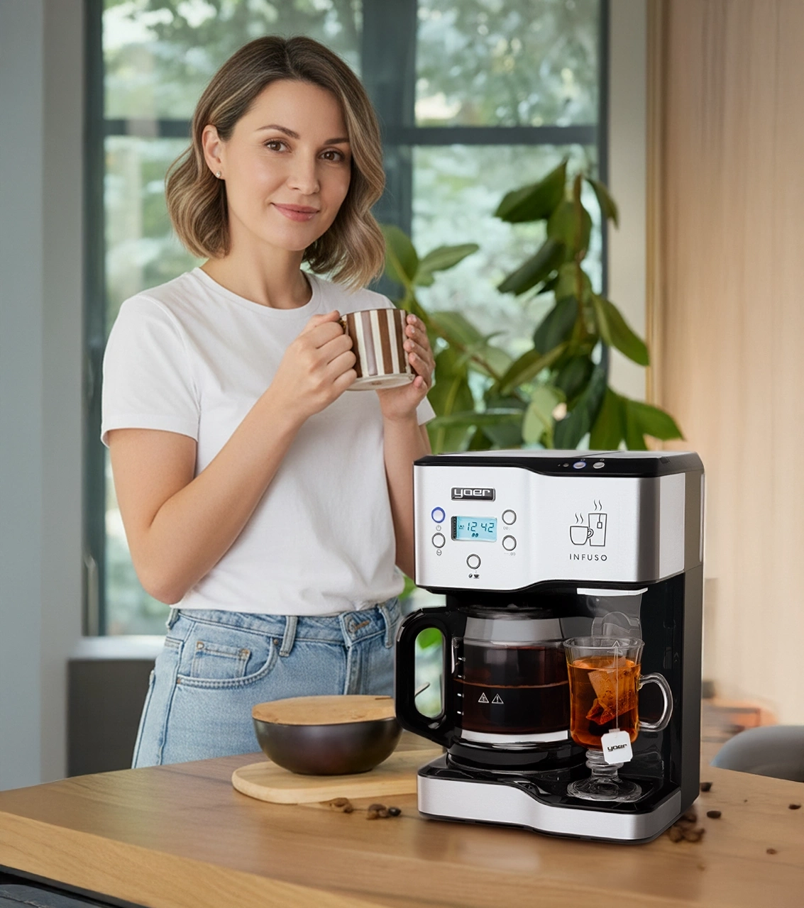 Przelewowy ekspres do kawy z dystrybutorem gorącej wody Yoer Infuso CMW02BK
