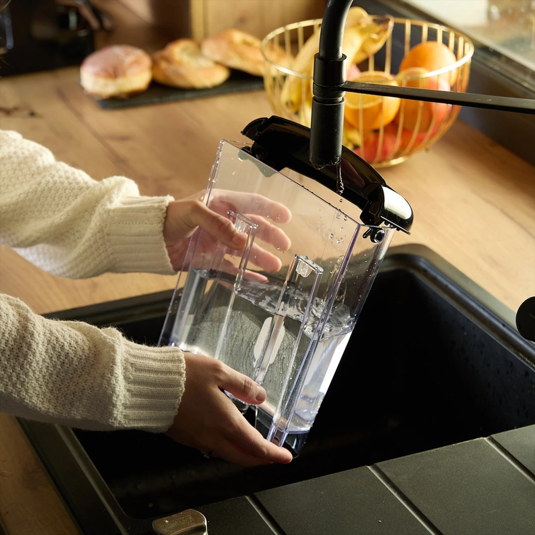 Ciśnieniowy ekspres do kawy Yoer Breve EM01BK