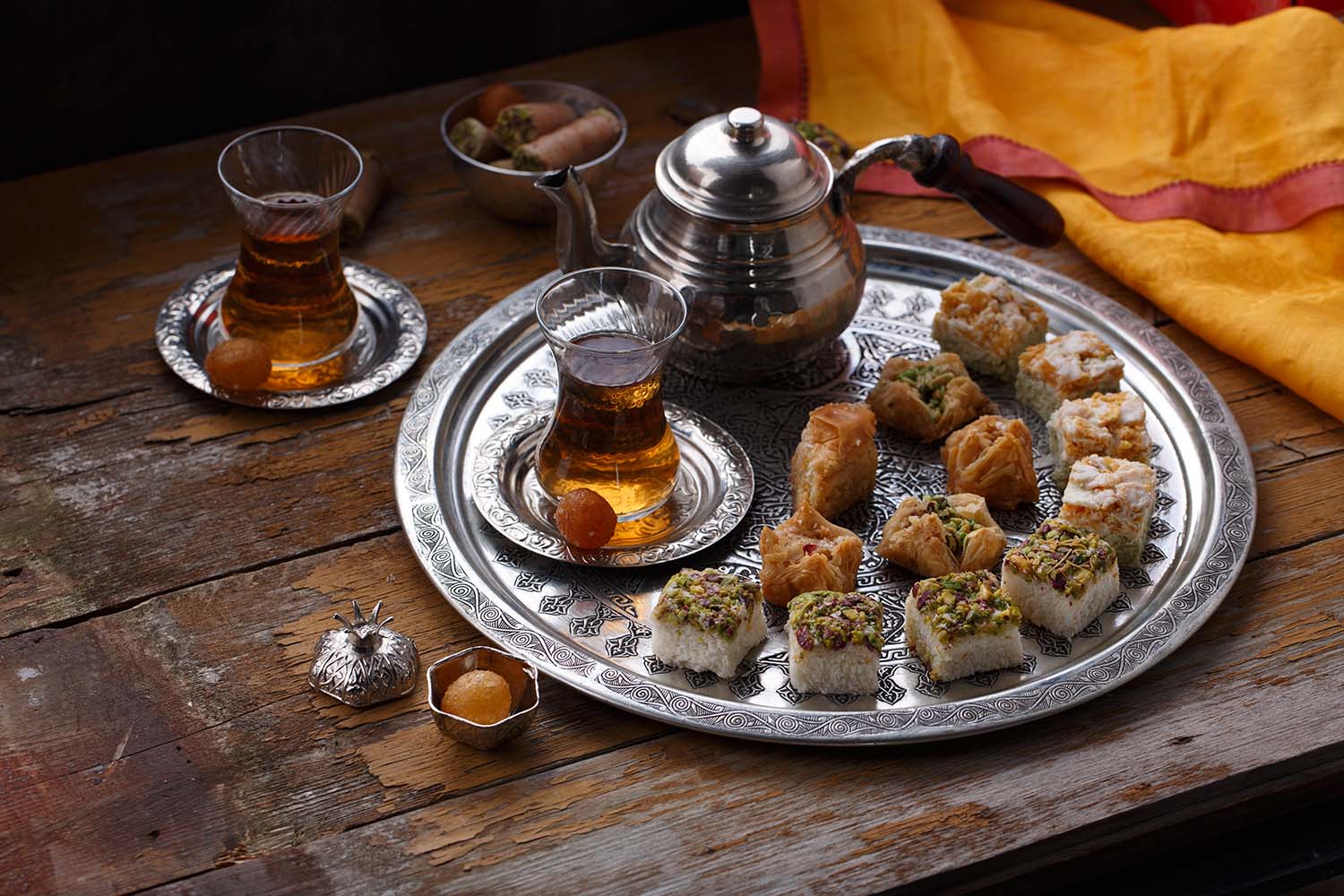 herbata-po-turecku-baklawa-czaj