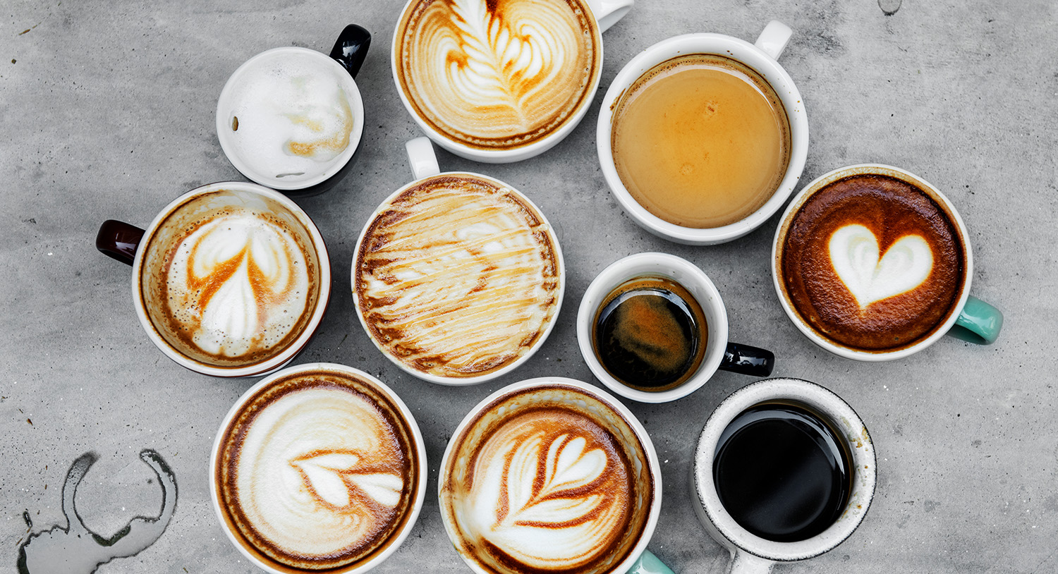 kawy-filiżanki-rodzaje-kaw-różne-rodzaje-kaw-cappuccino-latte-espresso-americano