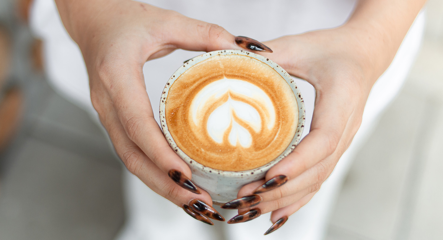 kawa-cappuccino-wzorek-na-kawie-kawa-lekka-kawa-latte